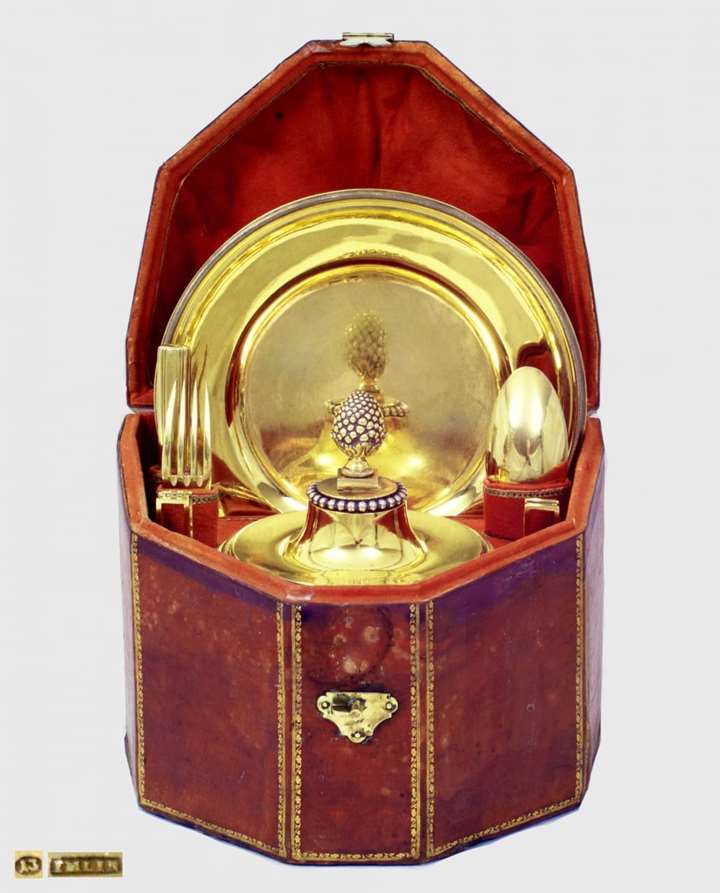 Travelling Nécessaire in Original Case with Objects in Vermeil